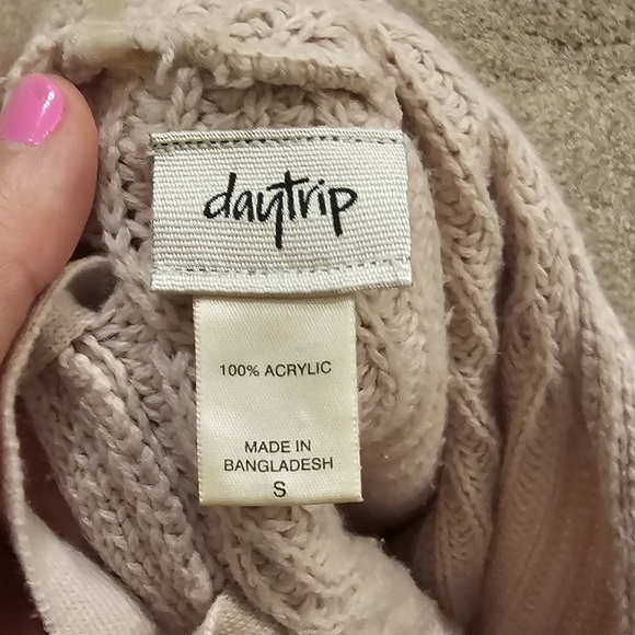 Sweater - Picture 3 of 4